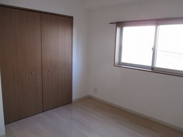【寝室】ラフィーヌ牛田本町