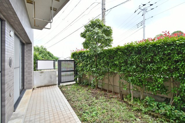 ライオンズガーデン大宮大和田公園の庭|難しいイメージの住宅ローンは経験スタッフが丁寧にお手伝いしますのでご安心下さい。「家を買って終わり」ではなく、「買ってからがスタート」と考え、一人ひとりにあった資金計画やプランをご提案致します！