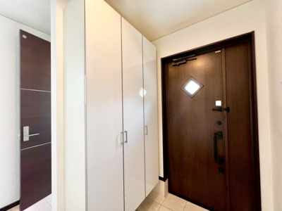 【玄関】 | 逆瀬川　中古戸建