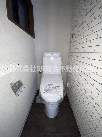七軒家中古戸建のトイレ|トイレが2か所にあり、朝の身支度がスムーズに行えます！
