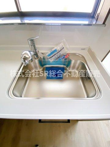 七軒家中古戸建のキッチン|シンクピカピカです☆