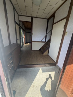 【玄関】 | 塩屋貸家４ＬＤＫ・ペット可
