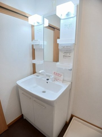 サンライズＢの洗面所|洗面所です