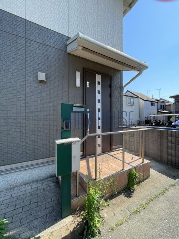 大木邸貸家のエントランス
