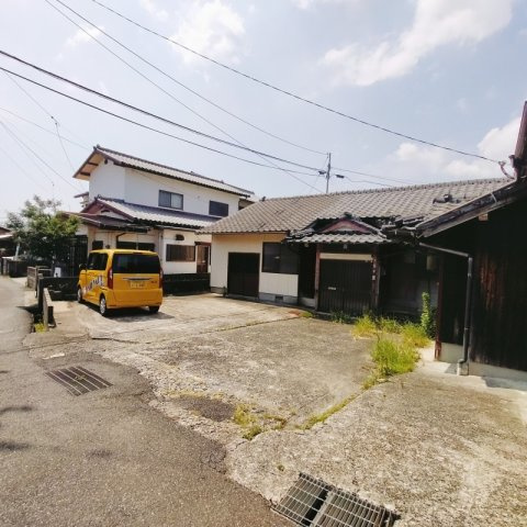 早苗町古家付土地の外観