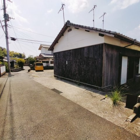 早苗町古家付土地の外観