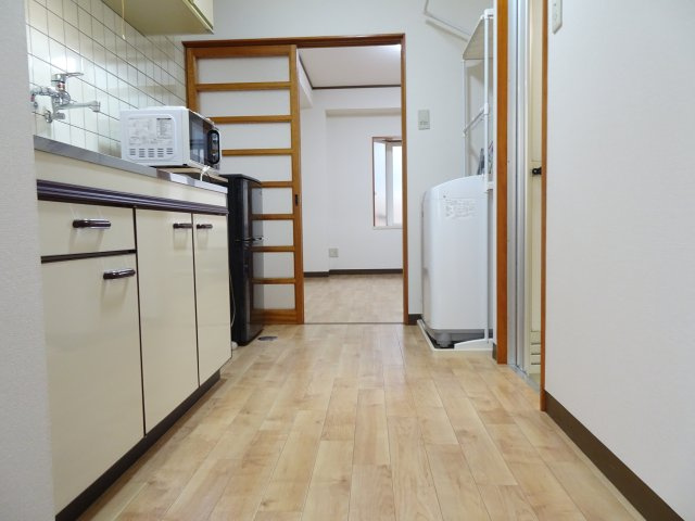 ホワイトベースのキッチン
