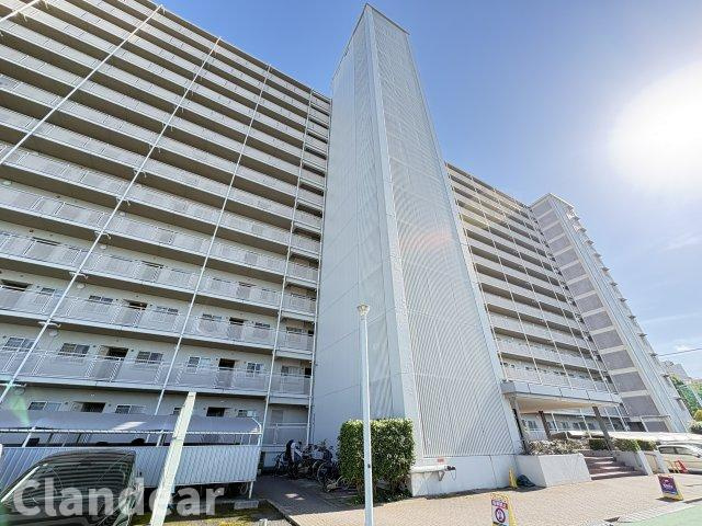 ボナハイツ中川　３号棟の外観|ドキドキの新生活も、安心してスタート。ぴったりの住まいを見つけませんか？クランディアが一緒に住まい選びをサポートします‼　まずは、お気軽にお問合せください　＃クランディア