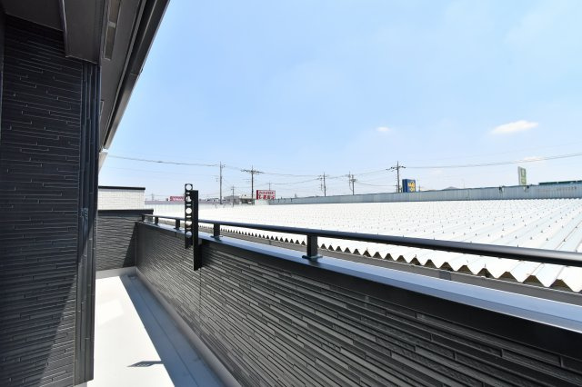 上尾市本町５丁目　全4棟　1号棟のバルコニー