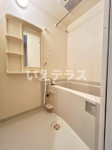 プレサンス神戸西スパークリングの浴室