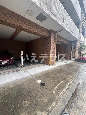 プレサンス神戸西スパークリングの駐車場