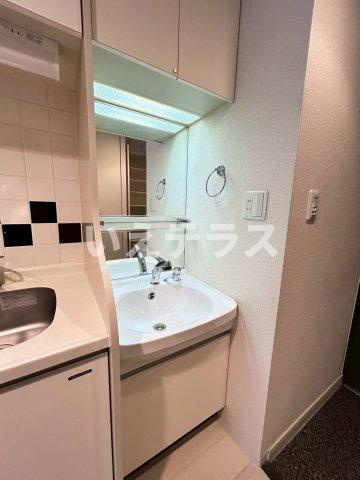 プレサンス神戸西スパークリングの独立洗面台