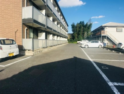 オケイルの駐車場