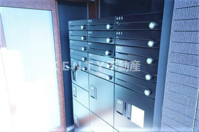 【エントランス】 | ウェルスクエアイズム蒲田SOUTH | 清潔なエントランスです