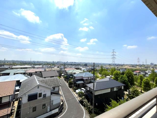 センチュリースクエア香久山　ウエストスクエアの展望|窓からの景色も広々としています！