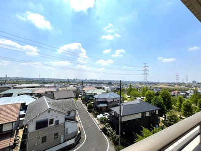 【展望】 | センチュリースクエア香久山　ウエストスクエア | 窓からの景色も広々としています！