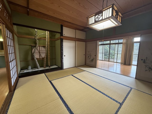 世知原町岩谷口戸建の和室|和室１０帖