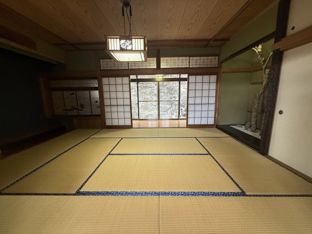 世知原町岩谷口戸建の和室|和室１０帖