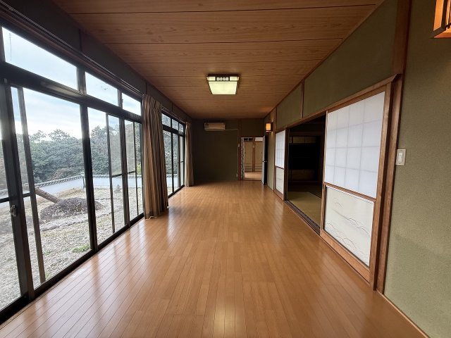 世知原町岩谷口戸建の設備|広縁（洋室１２帖）