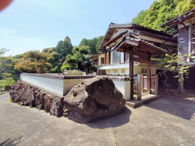 世知原町岩谷口戸建の外観|門入口