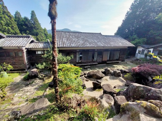 世知原町岩谷口戸建の庭|裏庭