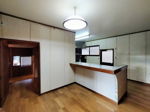 世知原町岩谷口戸建のキッチン|LDK