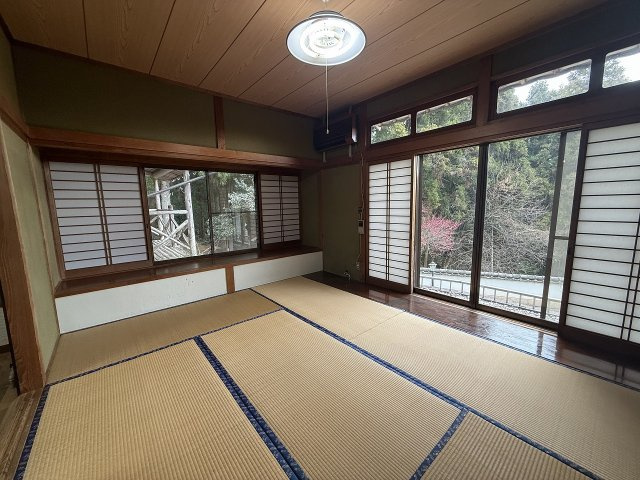 世知原町岩谷口戸建の和室|和室６帖