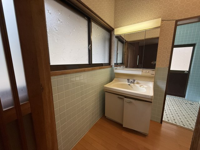 世知原町岩谷口戸建の独立洗面台|洗面脱衣室