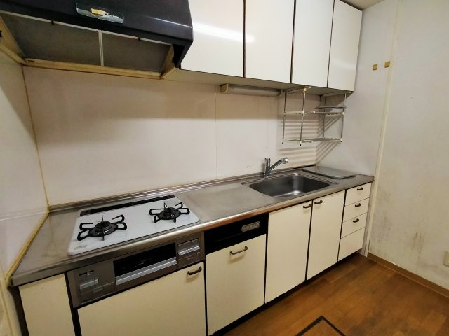 東浜町一戸建のキッチン