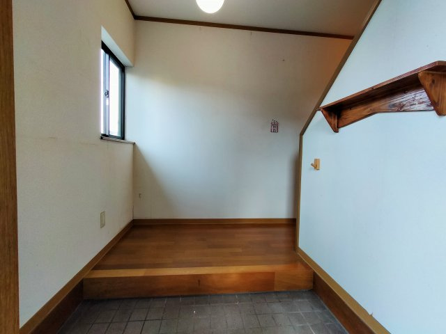 東浜町一戸建の玄関
