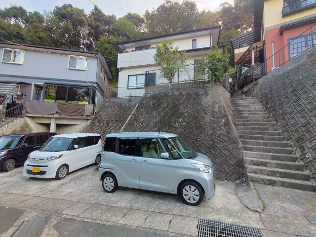 東浜町一戸建の駐車場