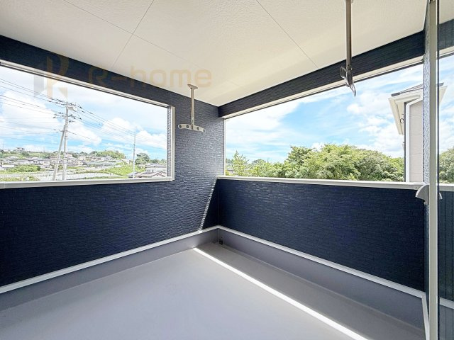 常陸太田市増井町第1　新築戸建て　4号棟のバルコニー|急な雨でも安心のインナーバルコニー♪忙しいご夫婦も大満足♪