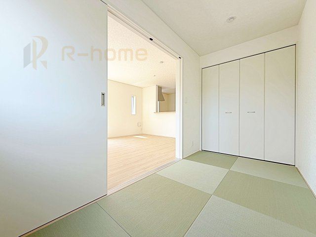 常陸太田市増井町第1　新築戸建て　4号棟の和室|フローリングより衝撃が少ない和室は、ご両親のお部屋やキッズスペース、客間としても活用頂けます。