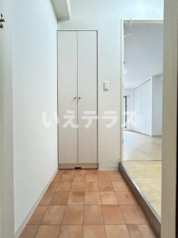 ラ・ウェゾン塚本通の玄関