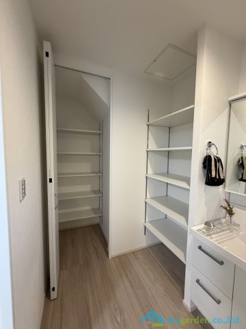 秦野市第2曽屋　新築戸建　全9棟5号棟の収納