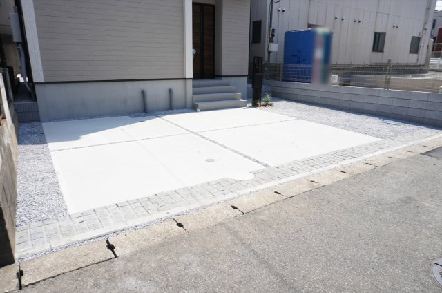 越谷市東越谷2丁目 新築分譲住宅 全2棟 2号棟の駐車場