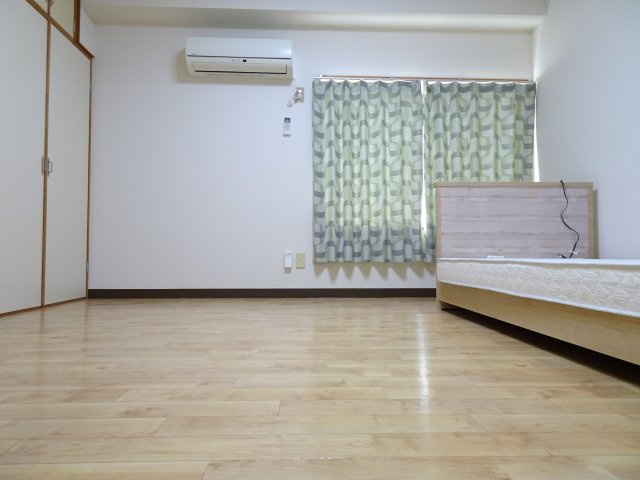 ホワイトベースの内装