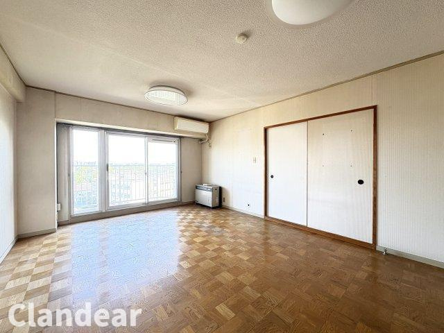 ボナハイツ中川Ａ棟の居間・リビング|ドキドキの新生活も、安心してスタート。ぴったりの住まいを見つけませんか？クランディアが一緒に住まい選びをサポートします‼　まずは、お気軽にお問合せください　＃クランディア