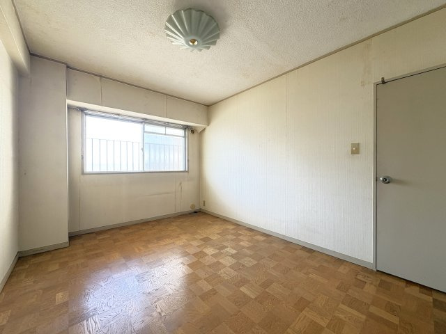 ボナハイツ中川Ａ棟の洋室|ドキドキの新生活も、安心してスタート。ぴったりの住まいを見つけませんか？クランディアが一緒に住まい選びをサポートします‼　まずは、お気軽にお問合せください　＃クランディア