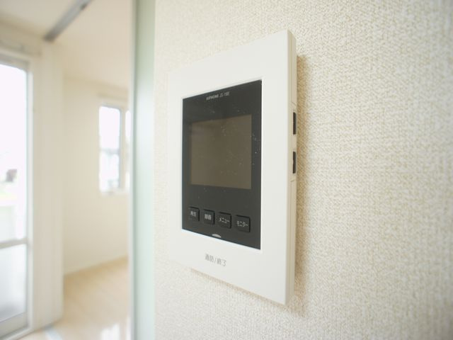 【セキュリティ】 | ラフィーネA | 訪問者の確認ができるTVドアホン付きです♪