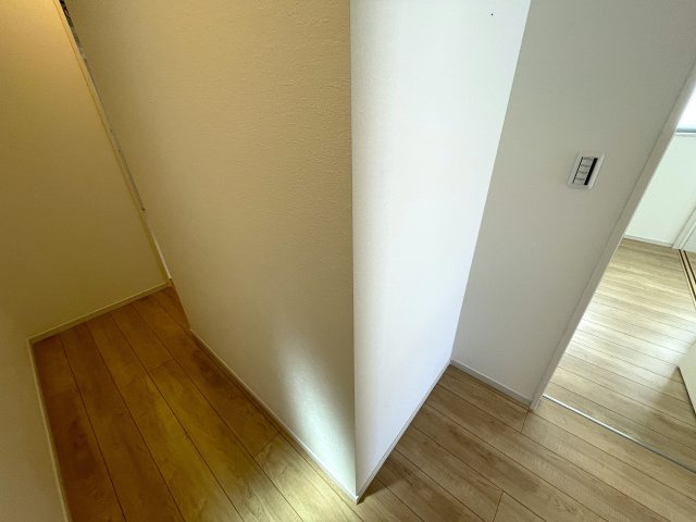 ここはサントリーニですか？白く輝く３棟が規則正しく並ぶ外観は、ちょっと気持ち良い。各棟微妙に違う間取りもお好みあるはず、な、『瀬谷区宮沢２丁目』新築戸建の内装|内装もきれいです