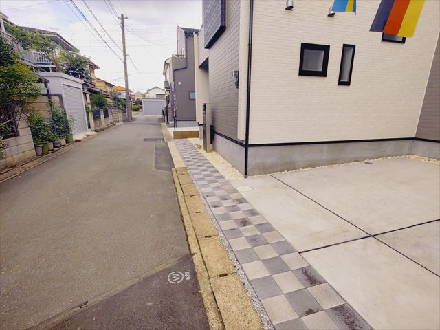 【前面道路含む現地写真】の画像