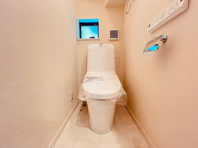 【トイレ】 | ～インフィーア Vol.78　練馬区南大泉６丁目　ブランド新築戸建て～  | 【施工例】落ち着いた雰囲気で、毎日快適に使えるトイレです