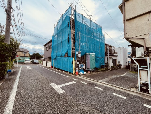 【外観】 | ～インフィーア Vol.78　練馬区南大泉６丁目　ブランド新築戸建て～  | 【建築中】陽当たりも良好で周辺環境も充実のエリアです