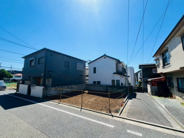 【外観】 | ～インフィーア Vol.78　練馬区南大泉６丁目　ブランド新築戸建て～  | 【更地時現地】南西側通路で角地のような開放感あふれる立地