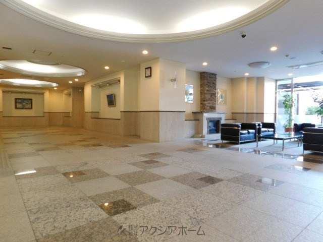フォーラスタワー所沢のエントランス