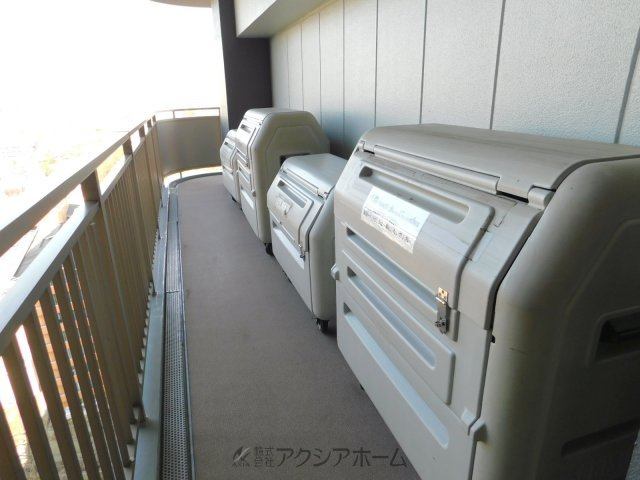 フォーラスタワー所沢のその他共用部分|各階にゴミ置場あり