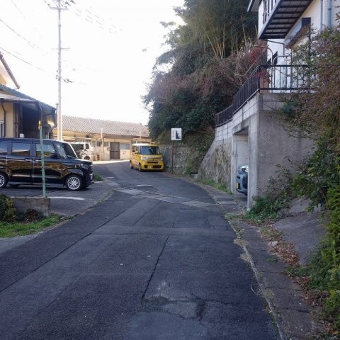 神島町中古戸建の前面道路含む現地写真