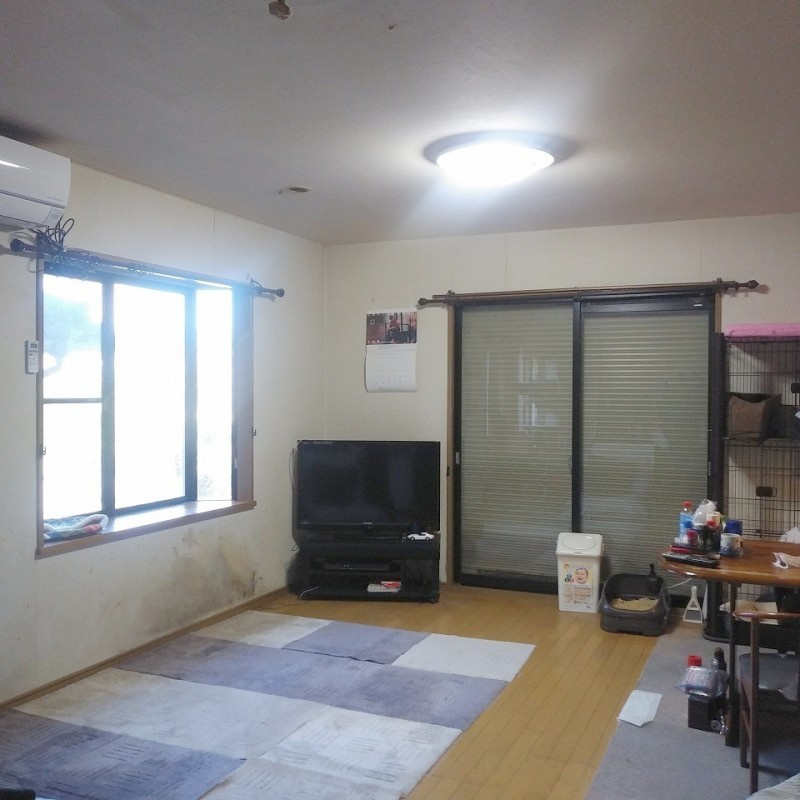 神島町中古戸建の居間・リビング