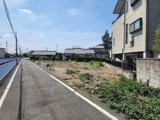 高崎市江木町売土地の前面道路含む現地写真